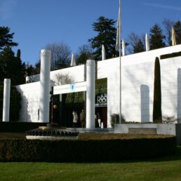 Entrée du musée Olympique à Lausanne par Arnaud Gaillard (arnaud () amarys.com) - CC BY-SA 1.0