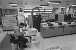 Un IBM 360 aux jeux olympiques de Grenoble en 1968 | Ron Kroon / Anefo (Wikipedia 1968_Winter_Olympics)
