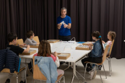 Cédric Gaudin qui anime un atelier Logidules