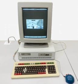 Un Smaky 324 du Musée Bolo. Les premiers prototypes datent de 1986, produit par Epsitec jusqu’en 1994, il s’en est vendu 300 unités | © Musée Bolo