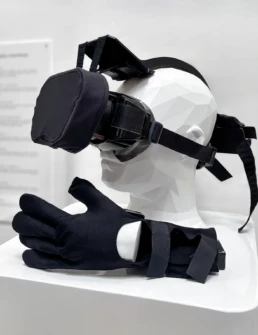 VPL Research – EyePhone | L’un des premiers casques de réalité virtuelle commercialisés. Développé par VPL Research, entreprise fondée en 1984 par Jaron Lanier, l’un des pionniers de la réalité virtuelle. Photo: Daniela Perren